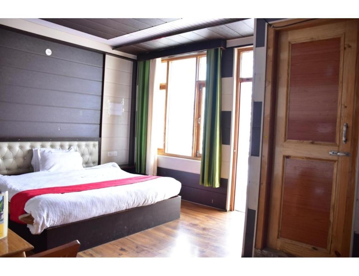Hotel Peak View, Lahaul Sissu Exteriér fotografie